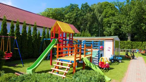 Rewal Cabin | AIDA Domki Letniskowe - domki 5 min od MORZA - Plac Zabaw & ANIMACJE dla DZIECI