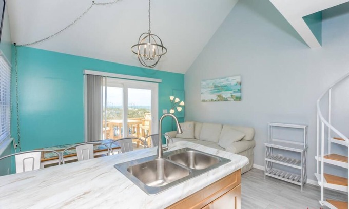Ocean City Beach Condo | Aint Dat A Beach II - 2BR Upper Unit on the 2nd Row