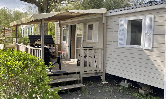 Aureilhan House | Air-conditioned Mobile Home with 3 Bedrooms – 6 People – Covered Terrace – On the Shore of Lake Aureilhan