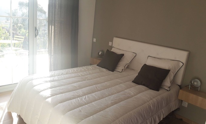 Patrimonio Bed & Breakfast | Air-conditioned room with private shower, WC and terrace