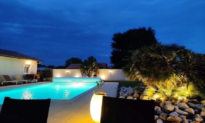 Biganos Villa | Air-conditioned villa in a quiet area on the edge of a forest, rated 4*.
