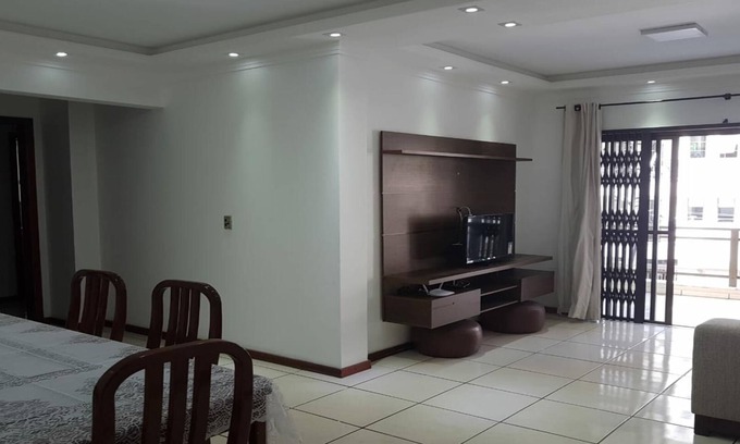 Castelo Branco Apartment | Air conditioning in 3 bedrooms, barbecue, 1 parking space, 1 block from the sea.