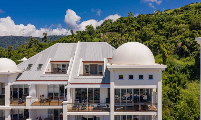 Airlie Beach Apartment | Airlie Beach Penthouse with Ocean Views!