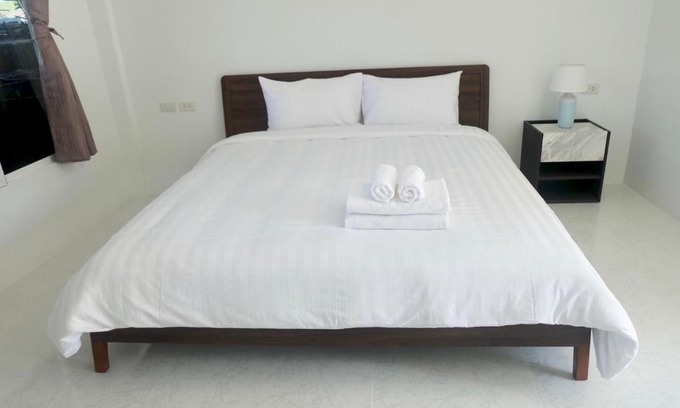 Ban Bo Han Apartment | Airport Pearl Residence