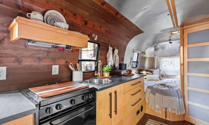 Dunsmuir Apartment | Airstream - (Buckeye)