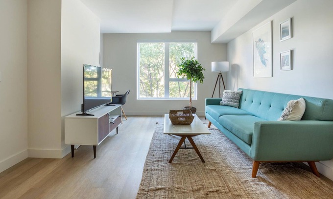 Westlake Apartment | Airy 1BR in Koreatown with Rooftop Park + Pets OK