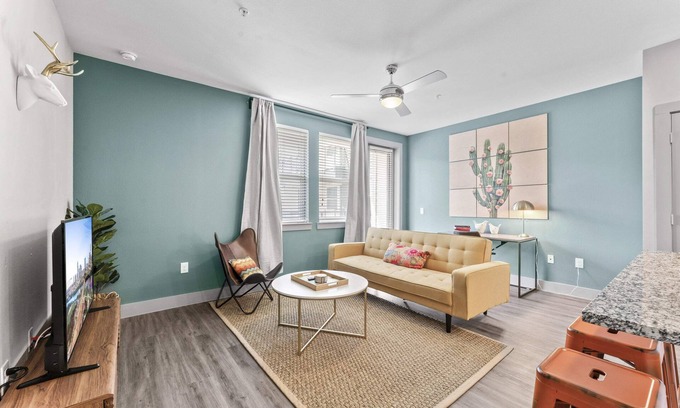 Montopolis Apartment | Airy 1BR luxe suite close to Downtown w/fast WiFi