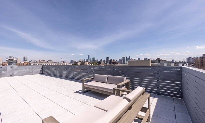 Hoboken Apartment | Airy 3 BR Flat w Shared Deck - gym - Mins to NYC
