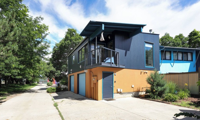 Longmont Apartment | Airy Guesthouse - Walkable Neighborhood Coffe Shop/Restaurants/Bakery
