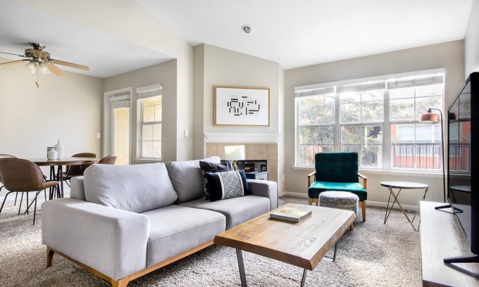 Santa Clara Apartment | Airy Santa Clara 2BR w/Parking, W/D, walk to Groceries, by Blueground