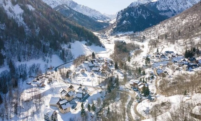 Saint-Colomban-des-Villards House | Alpine Adventures Await: 2 Cozy Apartments with Activities for All Seasons