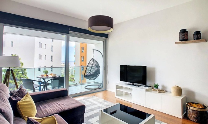 Sao Martinho Apartment | Alameda Apartment by LovelyStay