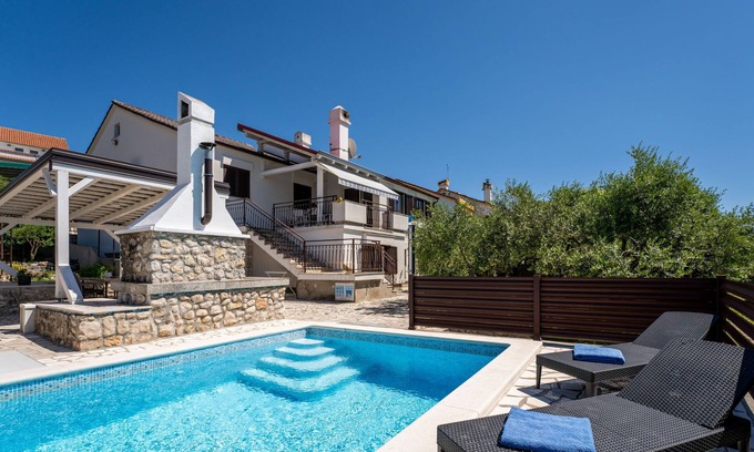 Njivice Apartment | Albaneze by Interhome