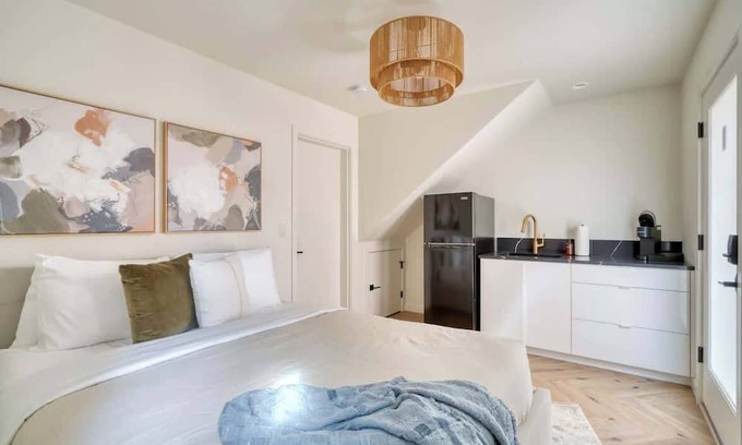 Alberta Arts District Apartment | Alberta Arts District Hideaway- Stylish Studio