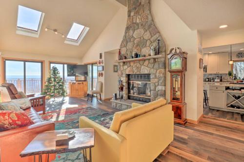 Jonas House | Albrightsville Home Deck and Panoramic Valley View!