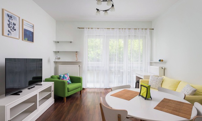 Wlochy Apartment | Aleja Krakowska Homely Apartment
