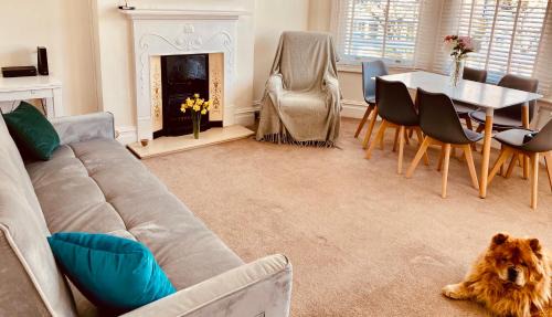 Worthing Apartment | Alexandra Beach Haven - with parking