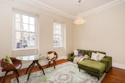 Upper Town House | Alfred Apartment - Beautiful Central Bath Location