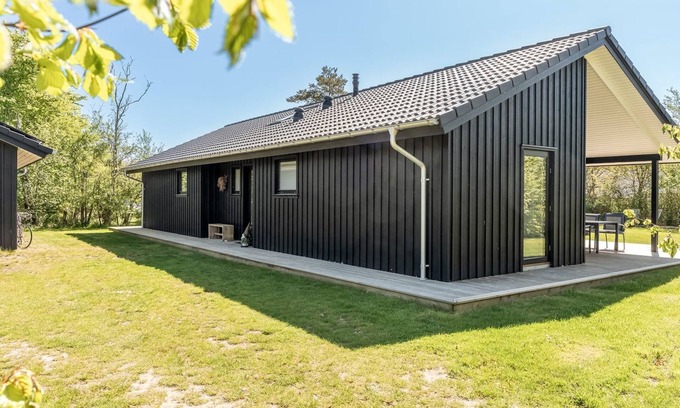 Hals House | "Alfrede" - from the sea by Interhome