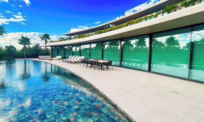 Salgados Villa | Algarve Escape with Pool, Gym and Rooftop Jacuzzi