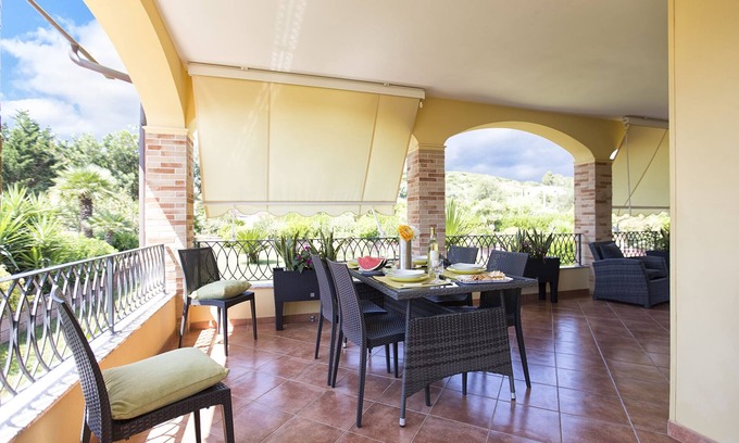 Alghero Villa | Alghero Villa Mistral, for 7 people, Terrace, BBQ, Air Conditioning, WiFi