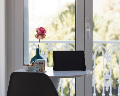 Ruvo di Puglia House | [ALIBI SUITES] Suite MUSEUM: Gioiello con Vista sul Museo Archeologico Nazionale, Letto e Doccia con Cromoterapia, Smart tv, WiFi e A/C