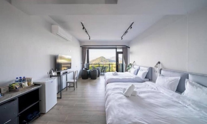 Alishan Apartment | Alishan See You Soon Mountain View Quad Room with Balcony