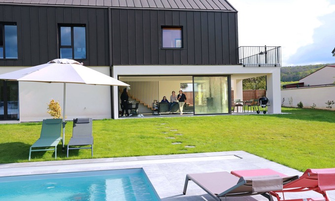 Cuchery House | All comforts with a swimming pool and garden, ideal for groups in Champagne