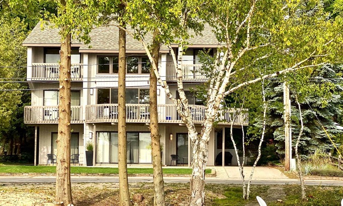 Lake Township House | All decked out inside and out - a beautiful family home
