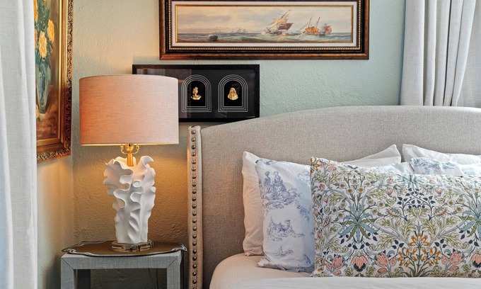 Mount Dora Cottage | All In The Details: Modern Amenities, Close to Downtown. Pet Friendly!