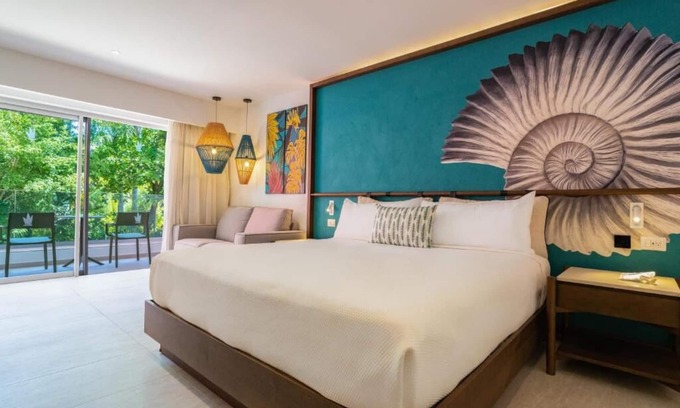 Bavaro Hotel | All Inclusive Room for Your Perfect Getaway Near Stunning Beaches! Pool