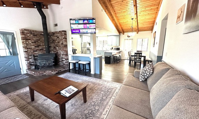 Arnold Cabin | All New Mountain Retreat