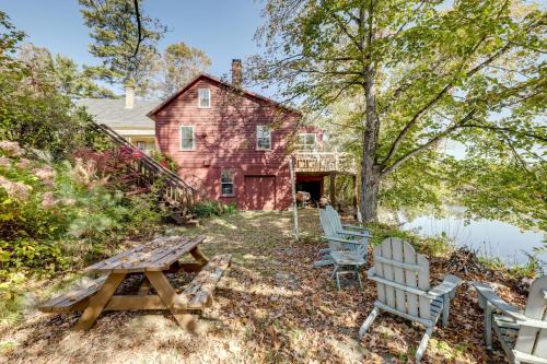 Bradford House | All-Season Escape, 8 Mi to Mount Sunapee Skiing