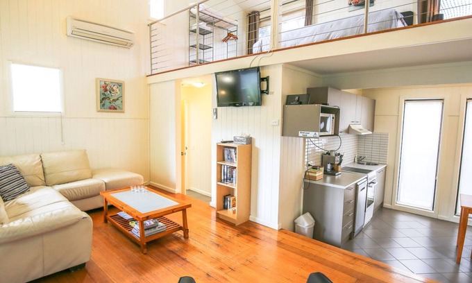 Bright Villa | ALLAMBIE COTTAGES - VILLA 3: Bright