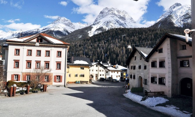 Engadin Scoul Apartment | Allegra and welcome to the Chasa Praem 3