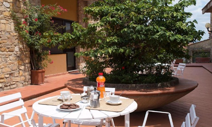 San Donato in Poggio House | Alluring Holiday Home in San Donato in Poggio with Swimming Pool