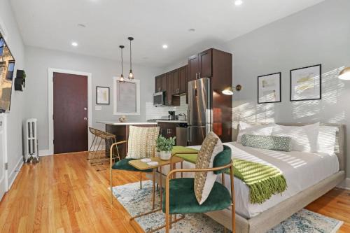 Chicago Apartment | Alluring Studio Apartment in Jefferson Park - Leland 1N