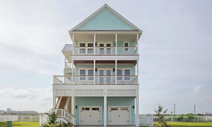 Galveston Bed & Breakfast | Alma de Mar Chic Beach House + Direct Beach Access