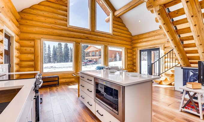 Alma Cabin | Alma Escape w/ Fourteener Views & On-Site Fishing