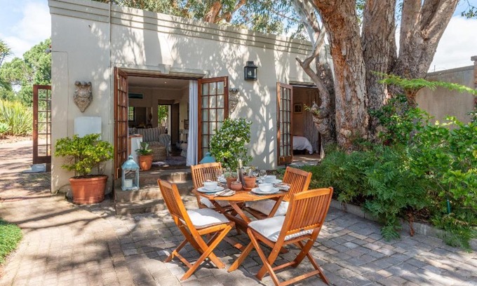 Cape Town Apartment | Aloe Cottage at Ibis House