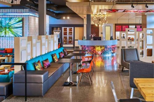 Greenbrier East Hotel | Aloft Chesapeake