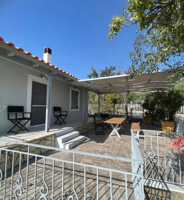 Poulithra House | Aloni house