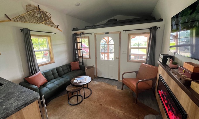 Audubon Cabin | Alpaca Cabin