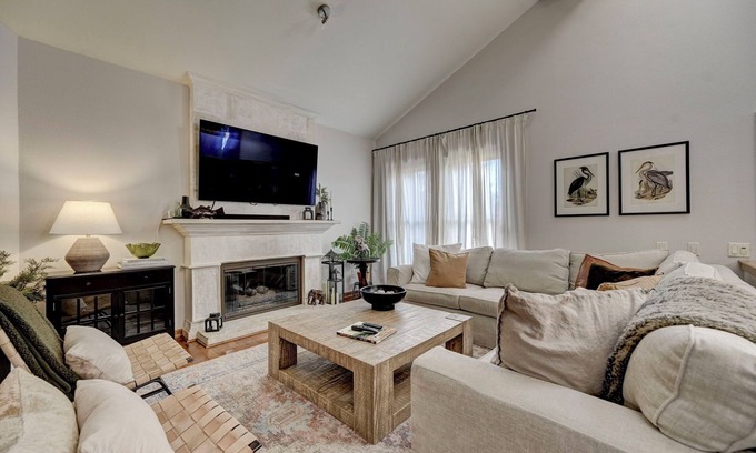 Southwest Colorado Springs House | Alpenglow COS: Your Family’s Adventure Starts Here – Hot Tub, Game Room & More!