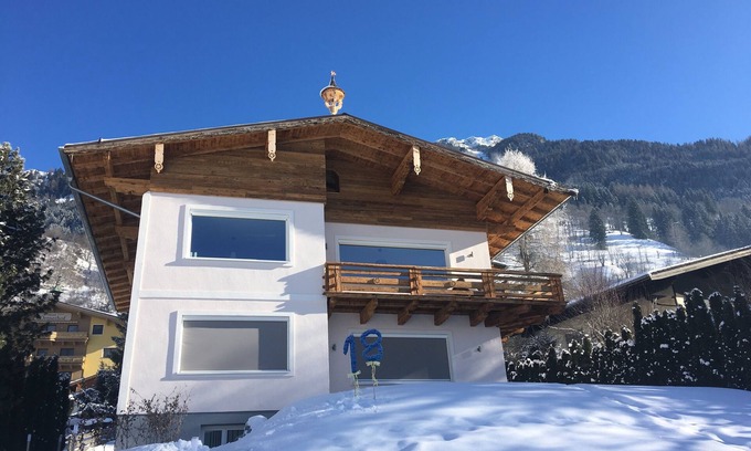 Bad Hofgastein Apartment | AlpenglueckGastein - private mountain lodge