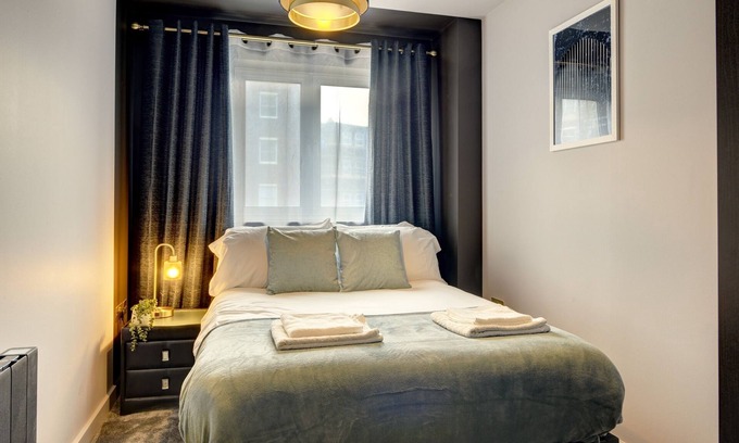 Northampton Apartment | Alpha Luxe Apartment