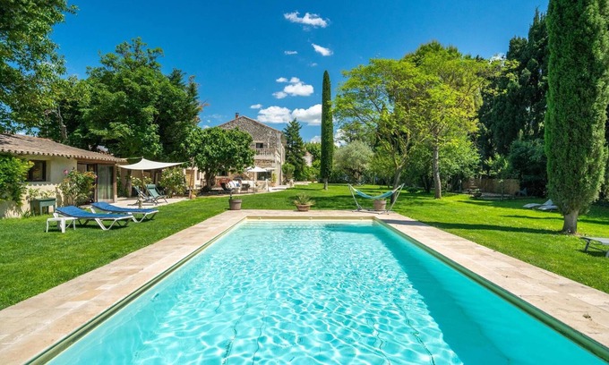 Cabannes House | Alpilles – Ideal for family holidays – Sleeps 16