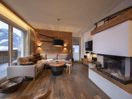 Schonbach Ski Chalet | Alpine Chalet Retreat in Rossberg