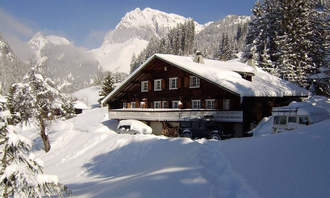 La Chapelle-d'Abondance Ski Chalet | Alpine chalet opposite the slopes in the Portes du Soleil France