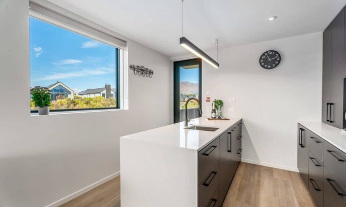Wanaka Apartment | Alpine Horizons Summa